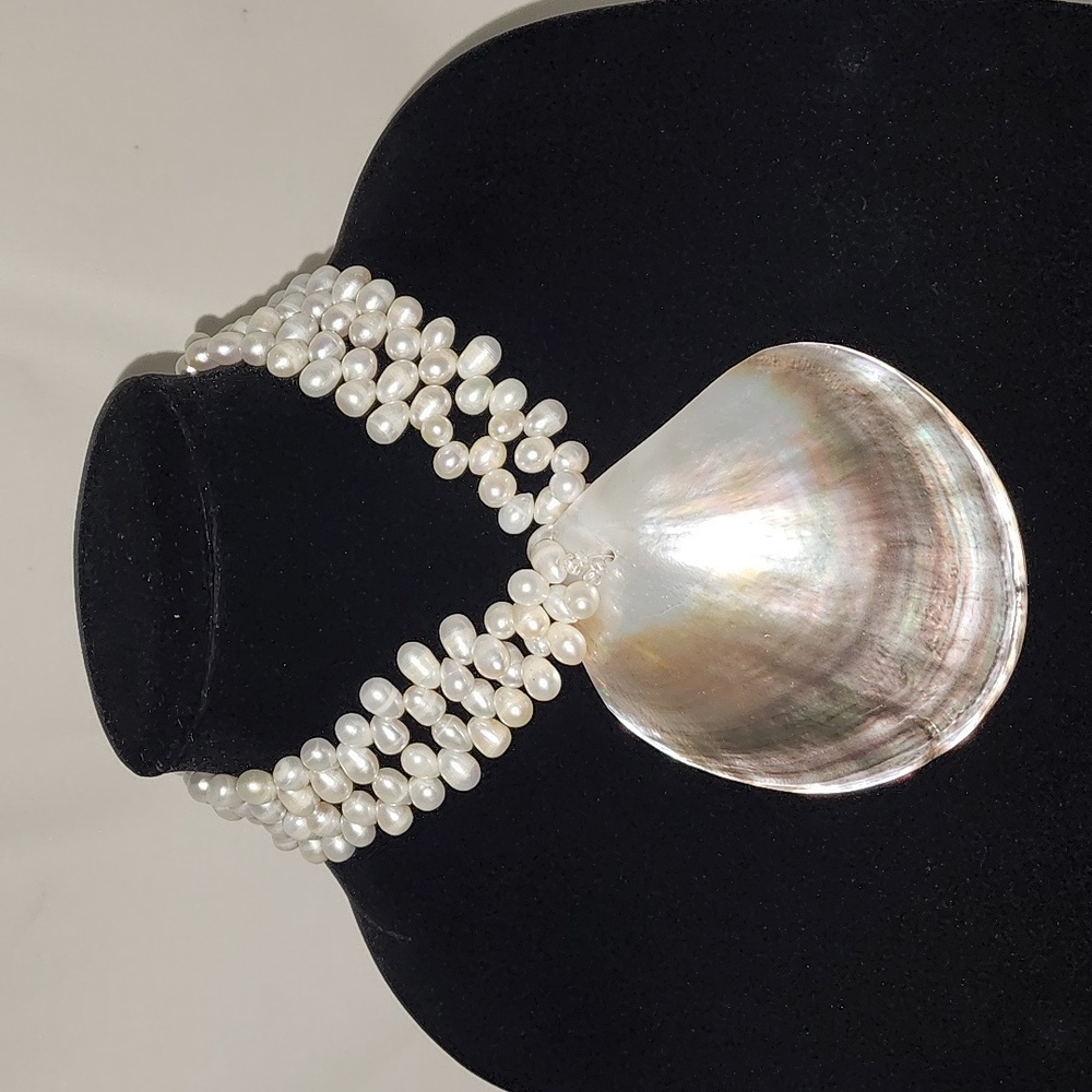 Jules Reid shell & pearl necklace